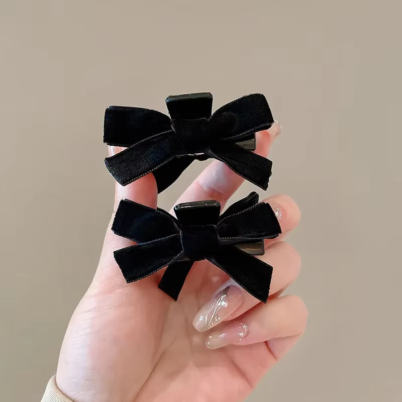 Set of 2 Black and Red Velvet Bowknot Hair Claw Clips - Korean-Inspired Hair Accessories for Styling and Bangs
